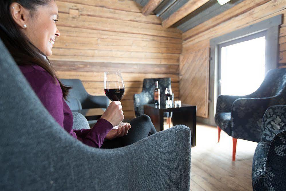 Hotel Krapi Tusby Eksteriør bilde