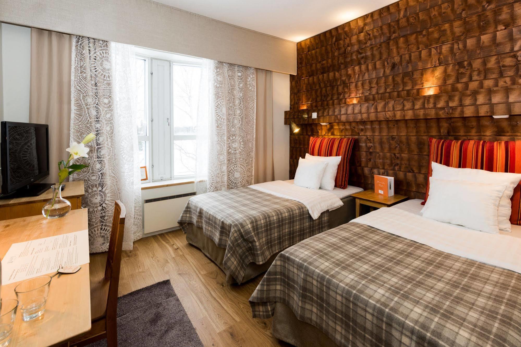 Hotel Krapi Tusby Eksteriør bilde
